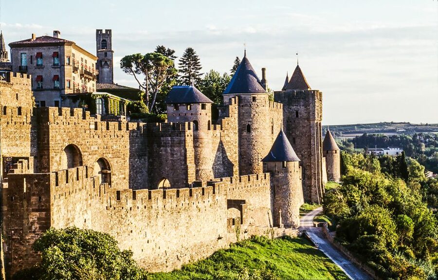 Carcassonne: Castle and Ramparts Entry Ticket - Walking the western ramparts