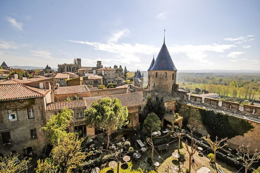 Carcassonne: Castle and Ramparts Entry Ticket - Entering the Château Comtal