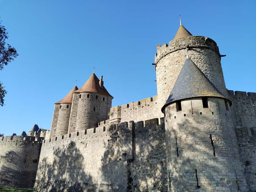 Carcassonne: Private Guided Tour of the Medieval Fortress - Adding Château Comtal and the ramparts