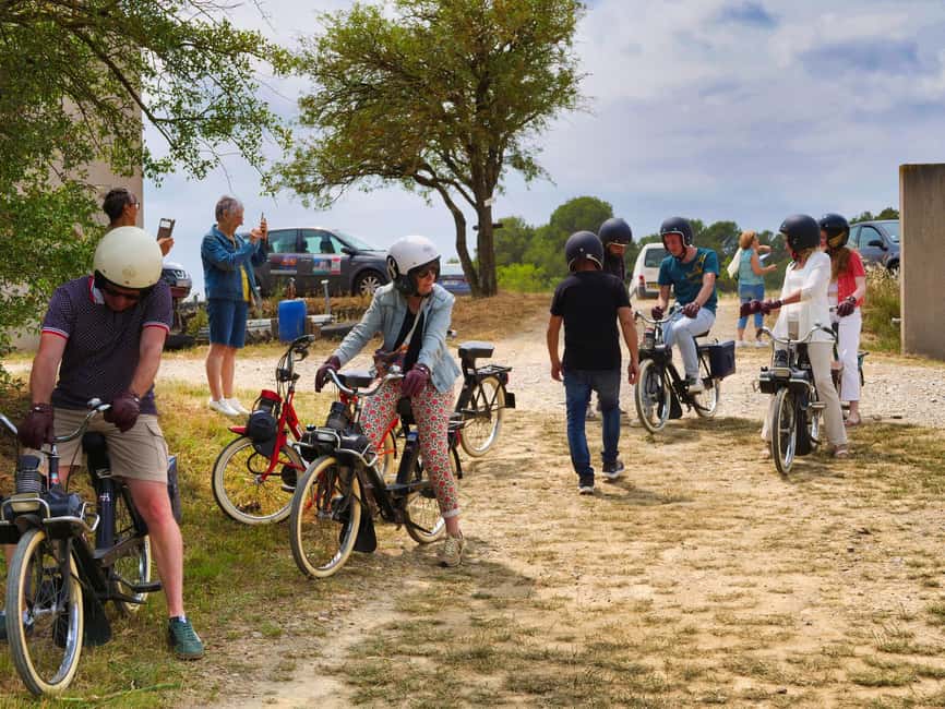 Carcassonne: Solex tour with guide and wine tasting - The winery stop and one hour of tasting