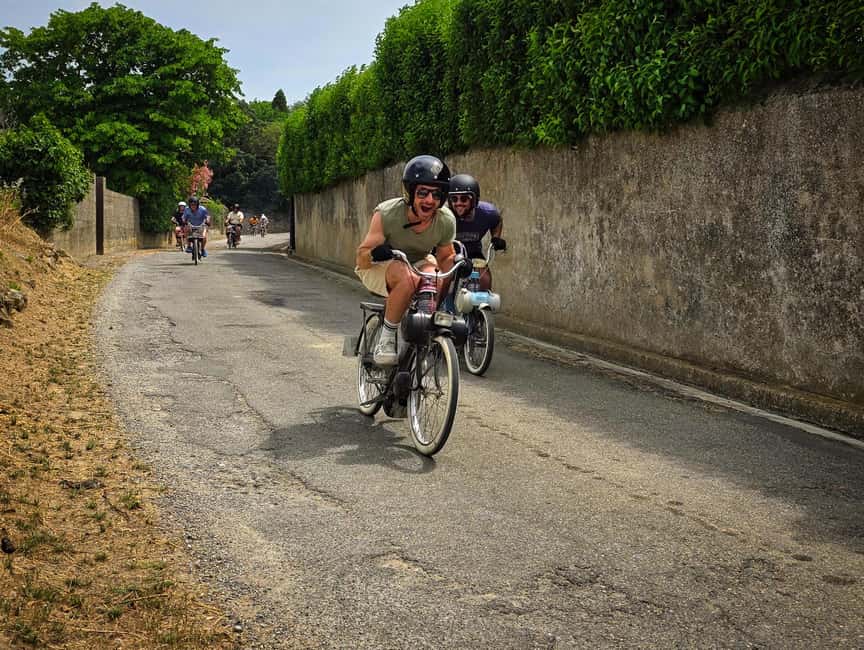 Carcassonne: Solex tour with guide and wine tasting - What the Solex ride really feels like