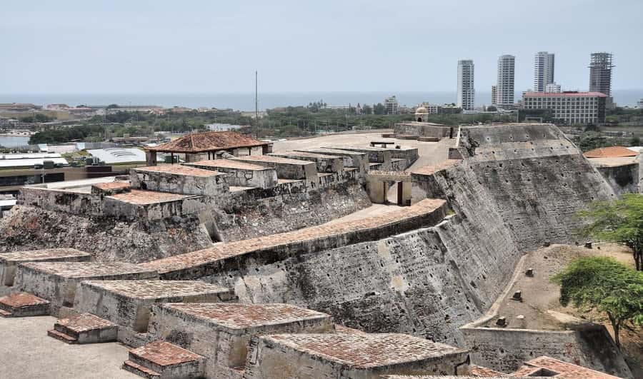 Cartagena: BILINGUAL CITYTOUR + SAN FELIPE CASTLE & Old city - How the bilingual format works