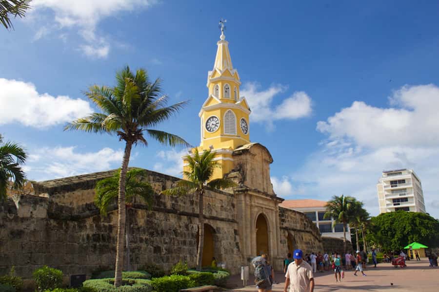 Cartagena: CITY TOUR OVERVIEW of the city Boots castle chiva - Bocagrande, Laguito, and Castillogrande from the chiva