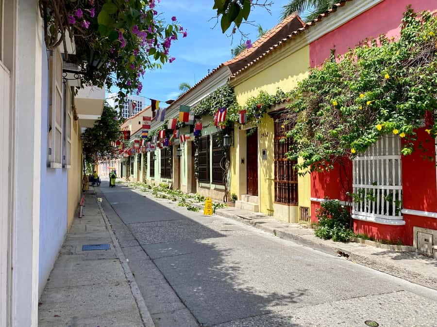 Cartagena City Tour with San Felipe Castle & Old Town Walk - Why this four-hour route works well