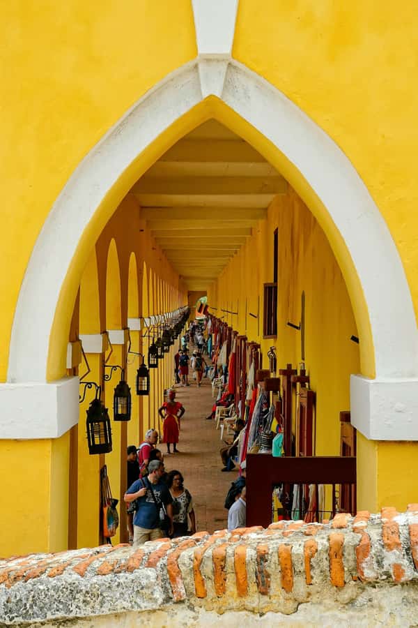 Cartagena: Complete Tour "San Felipe Castle, Popa and Getsemaní". - The walled city, colonial squares, and Getsemaní
