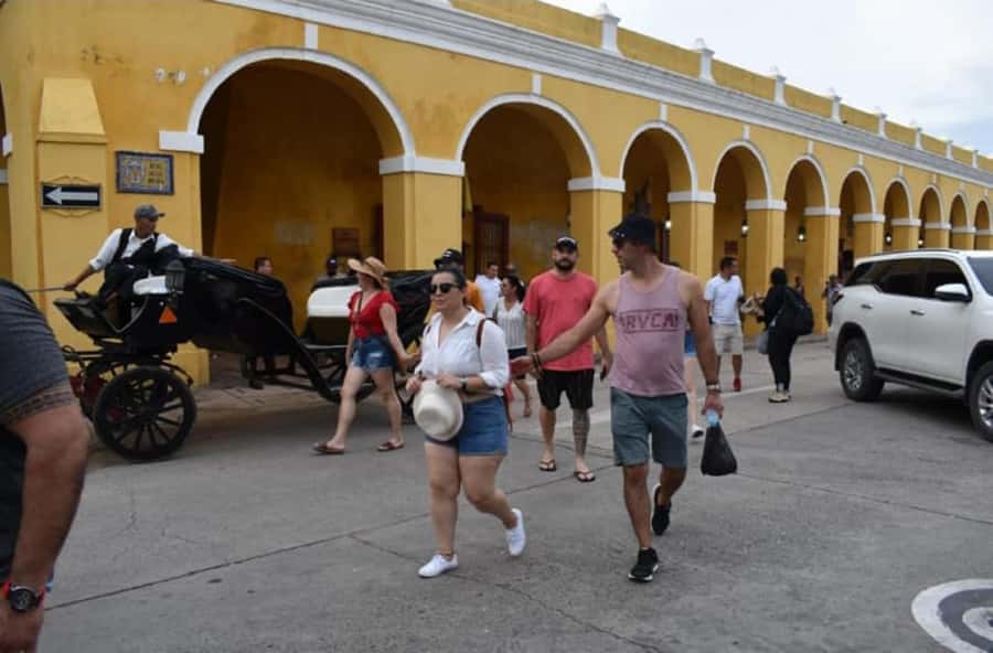 Cartagena: Panoramic City Tour, Monuments, Walls, Castle - Pickup from Bocagrande, El Laguito, and the Old Town
