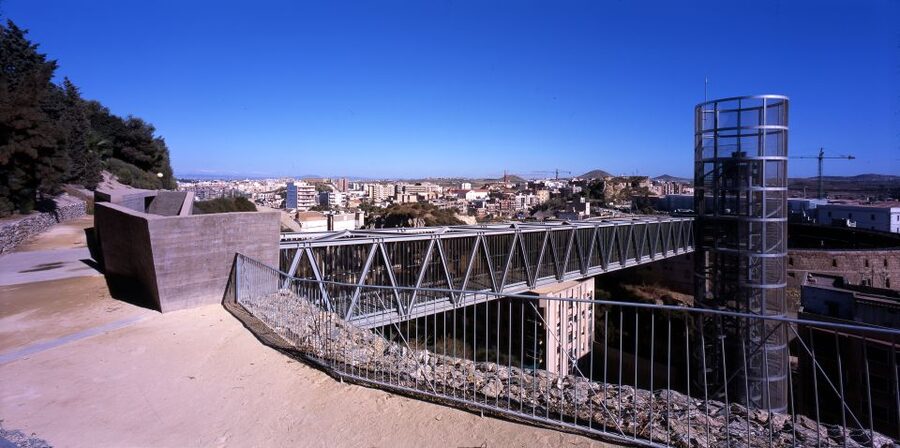 Cartagena: Roman Theater, Forum, Castle and Panoramic Lift - The audio guide can help, but choose it carefully