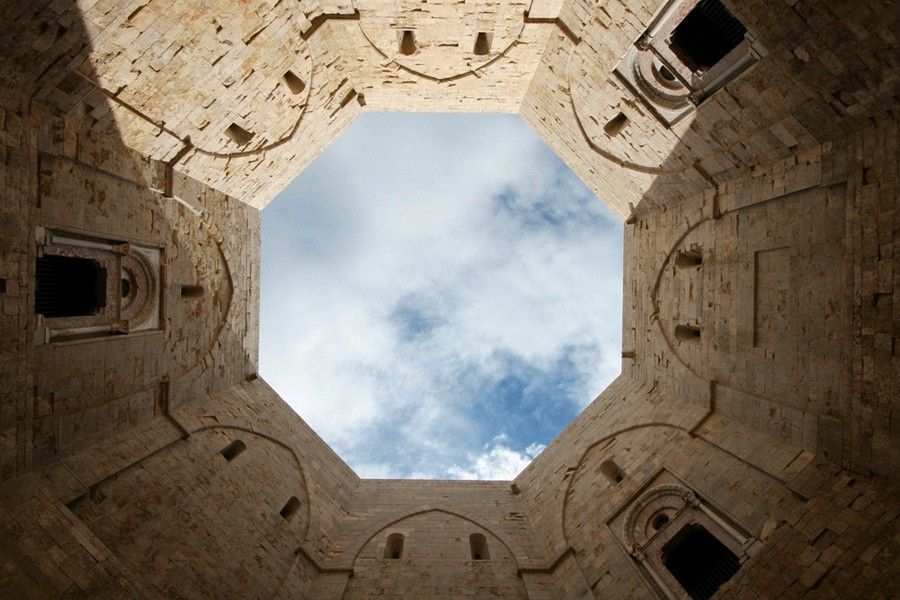 Castel del Monte private tour: The Crown of Italy - Why Castel del Monte feels unlike other medieval castles