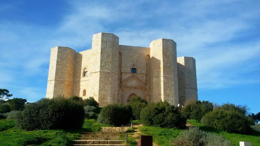 Castel del Monte private tour: The Crown of Italy - Entering Frederick II’s octagonal monument