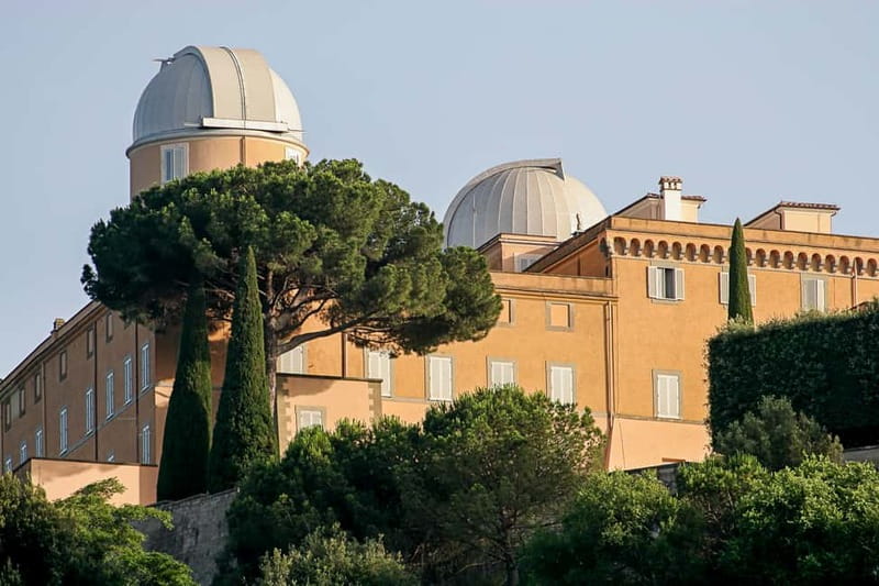 Castel Gandolfo: Papal Palace Entry Ticket and Audio Guide - Why Castel Gandolfo makes a worthwhile side trip