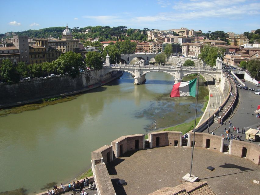 Castel Sant'Angelo | The Tomb of Hadrian Private Guided Tour - Papal rooms and Michelangelo’s courtyard