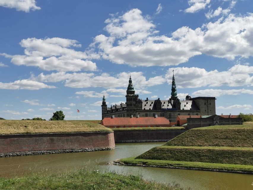 Castles: Kronborg (Hamlet) & Frederiksborg - Why these two castles belong on the same day