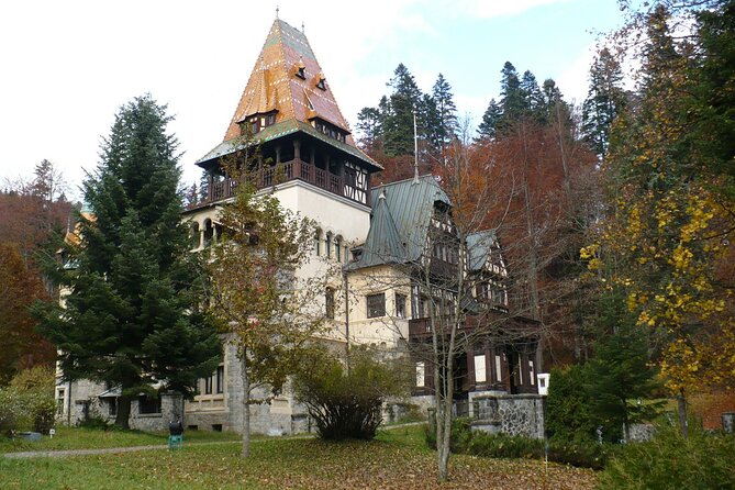 Castles Private Tour Peles - Bran - Rasnov from Brasov - Bran Castle: history first, Dracula second