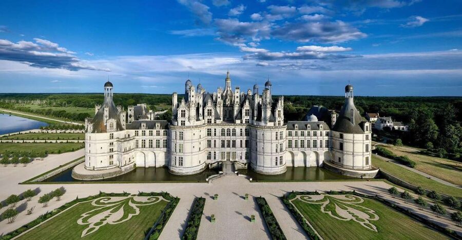 Chambord: Entry Ticket to the Castle - Temporary exhibitions add value to the basic ticket