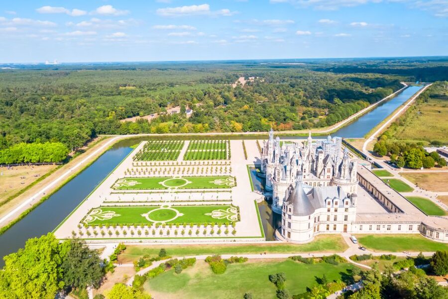 Chambord: Private Guided Tour of the Castle + Reserved Entry - Entering François I’s Renaissance Castle