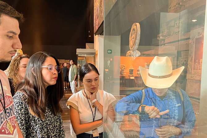 Chapultepec Castle & Anthropology Museum Tour - Walking through Chapultepec Park to the castle