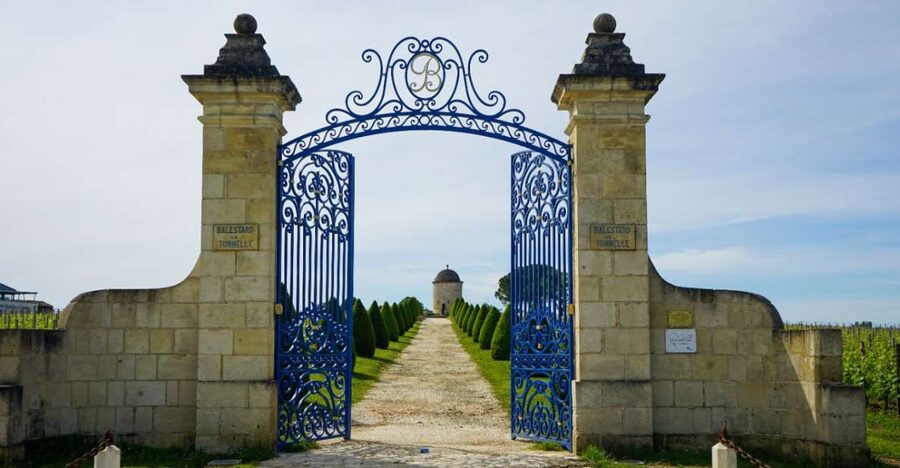 Château Balestard La Tonnelle : The "Origins" tour - Finding the shop from the watchtower