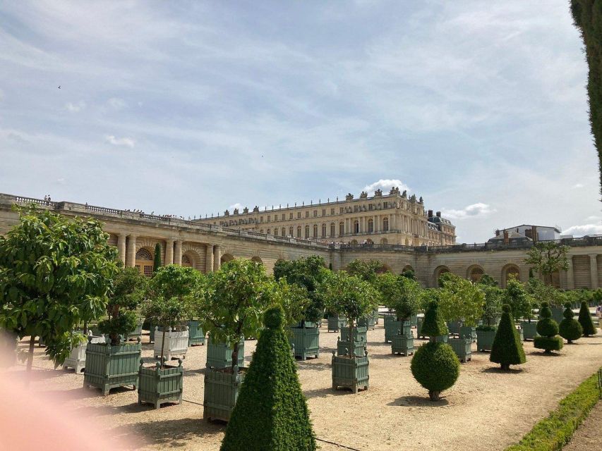 Chateau de Fontainebleau & Chateau de Versailles - Fontainebleau: a quieter royal counterpoint