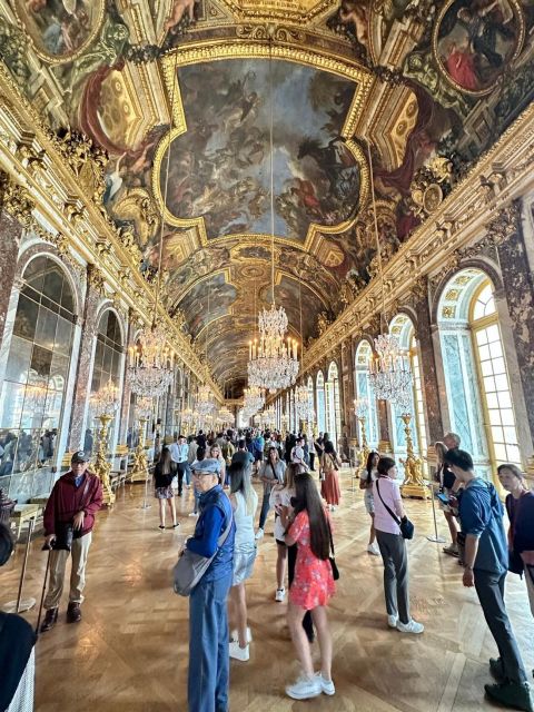Chateau de Fontainebleau & Chateau de Versailles - The 75-minute ride to Fontainebleau