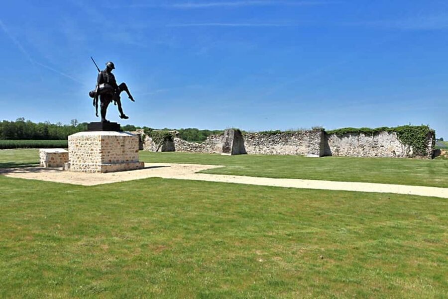 Château-Thierry: Belleau Wood & the 2nd Battle of the Marne - Walking among the foxholes and trenches in Belleau Wood
