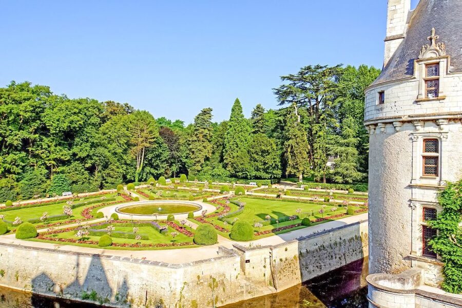 Chenonceau Castle: Private Guided Tour with Entry Ticket - Why Chenonceau deserves a guided visit