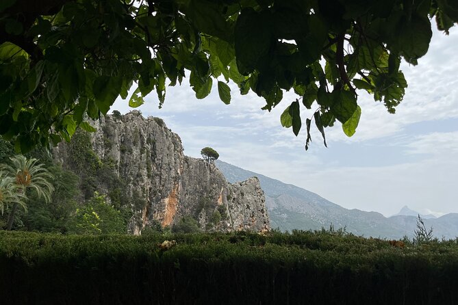 Chocolate Factory and Guadalest Castle - Entering Castillo de San José through the rock