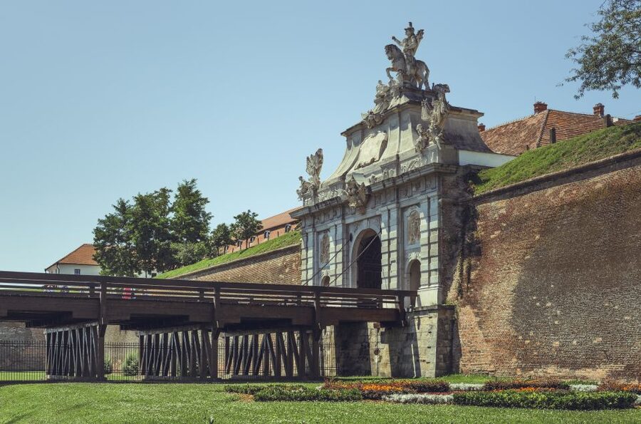 Cluj: Turda Salt Mine, Corvin Castle, Alba Carolina Tour - Understanding Alba Carolina Fortress