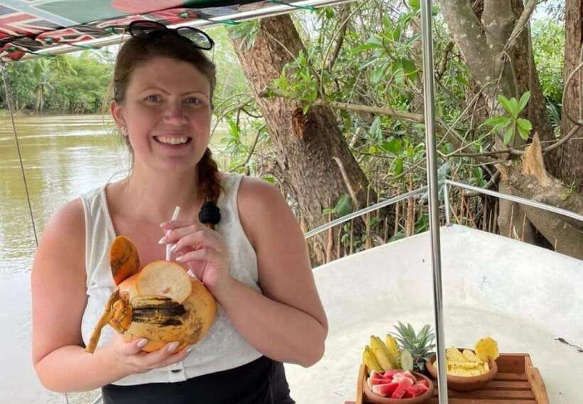 Colombo-Galle Fort, Boat Safari, Turtles, Amazing Group Tour - Meeting turtles at Kosgoda
