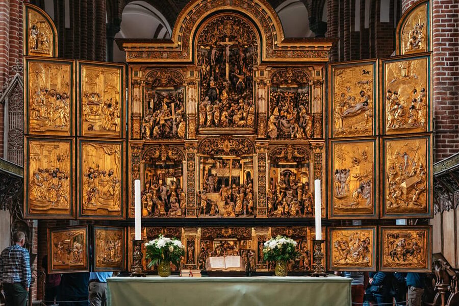 Copenhagen: Kronborg, Frederiksborg Castle and Roskilde Tour - Guides who make the long day work