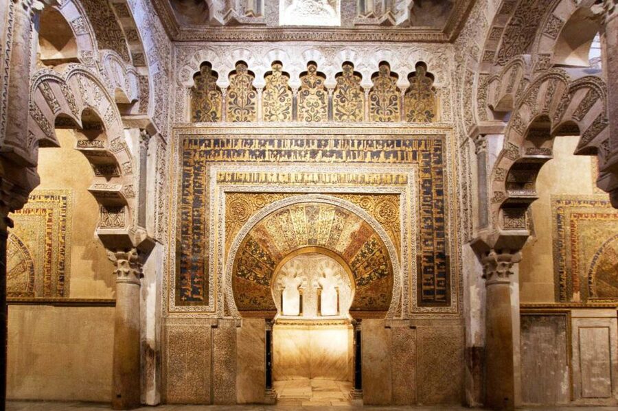 Córdoba Guided Tour of the Mosque, Jewish Quarter & Alcazar - San Bartolomé Chapel and its Mudejar detail