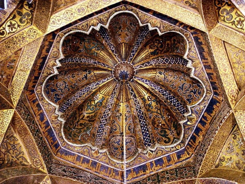 Córdoba: Jewish Quarter, Mosque, and Alcázar Tour - The Caliphal Baths and the Alcázar changeover