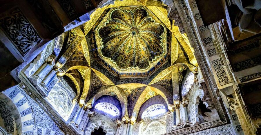 Córdoba: Mosque-Cathedral & Alcazar Guided Tour - Why the Mosque-Cathedral deserves your first hour