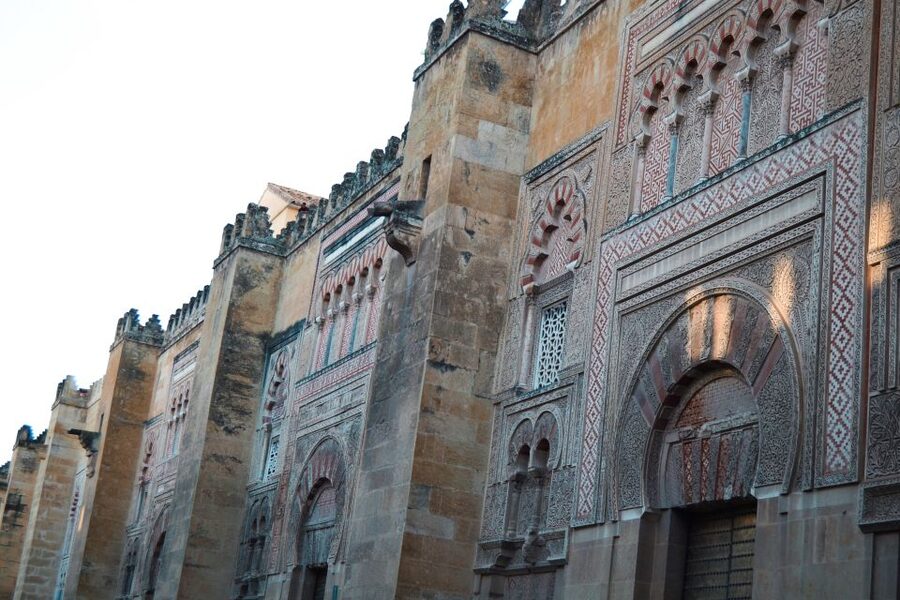 Córdoba: Mosque-Cathedral and Alcazar Tour - Why the Mosque-Cathedral is the heart of the tour