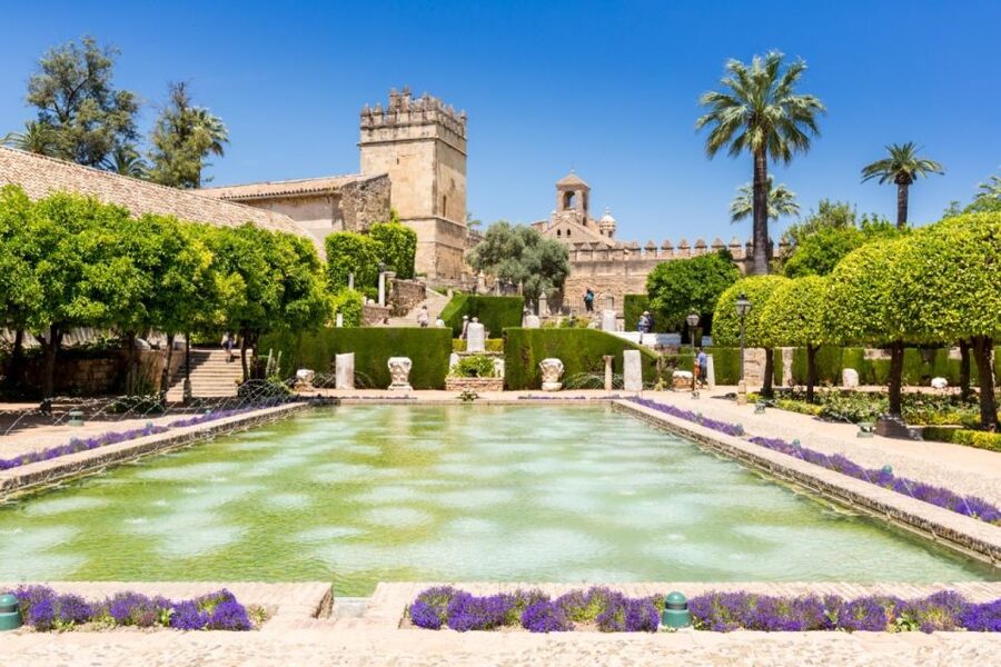 Córdoba: Mosque, Jewish Quarter and Alcázar 3-Hour Tour - Why Córdoba works best with a historical thread