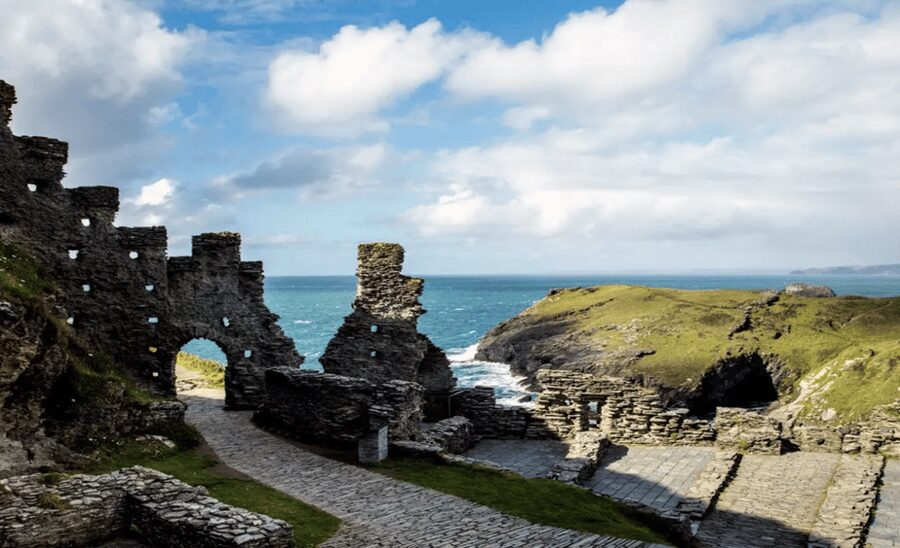 Cornwall: Tintagel Castle Entry Ticket - Walking from Tintagel village to the entrance