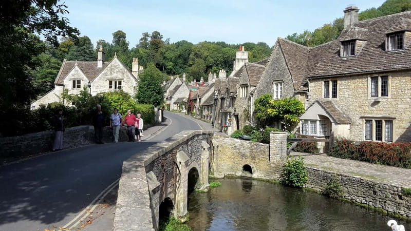 Cotswolds: Bath, Tetbury & Castle Combe tour - Tetbury in 45 minutes: royal connections and Chipping Steps