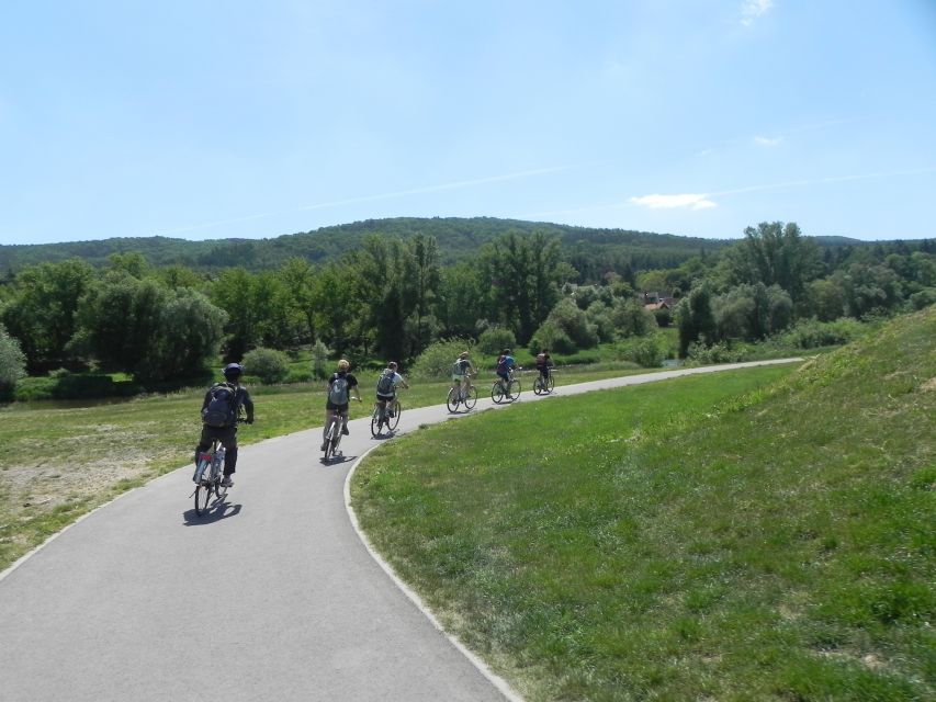 Coutryside bike tour to Karlstejn Castle. - Karlstejn village and the castle walk