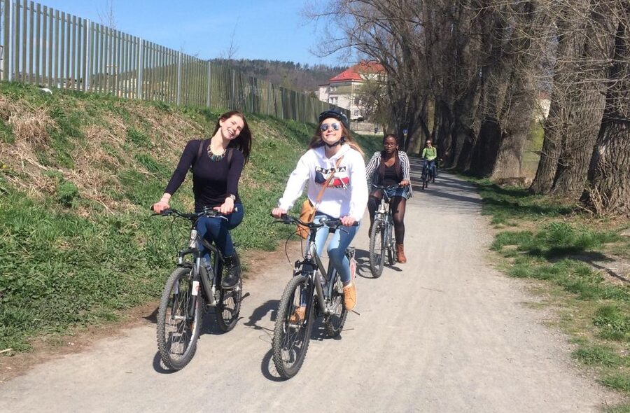 Coutryside bike tour to Karlstejn Castle. - Should you book the Karlstejn bike tour?
