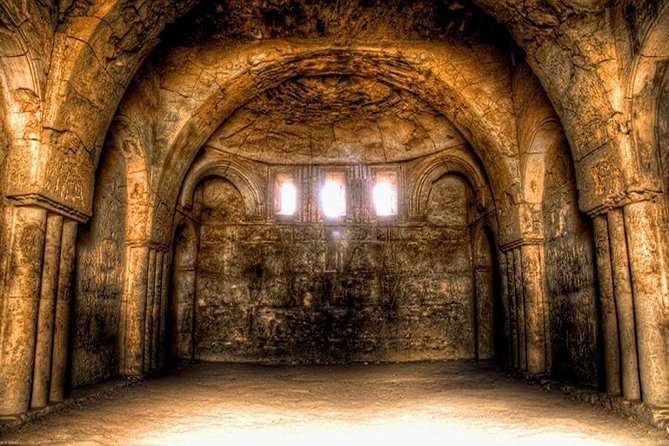 Day Tour Desert Castles & Azraq Wetland Reserve - Al-Mshatta Palace and Al-Kharana Castle