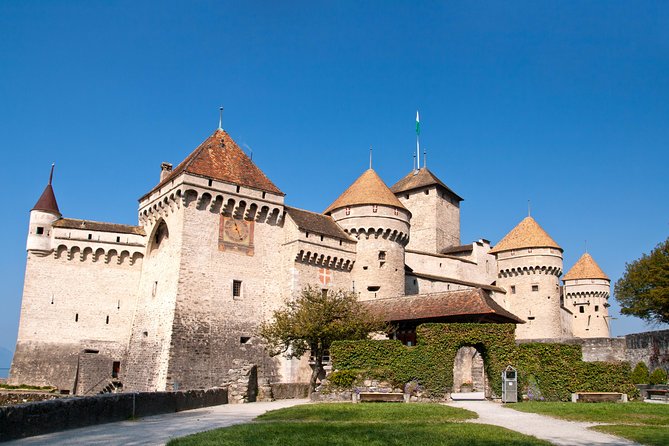 Day Trip to Montreux, Chaplin's World & Chillon Castle& apéritif - Chillon Castle and its medieval rooms