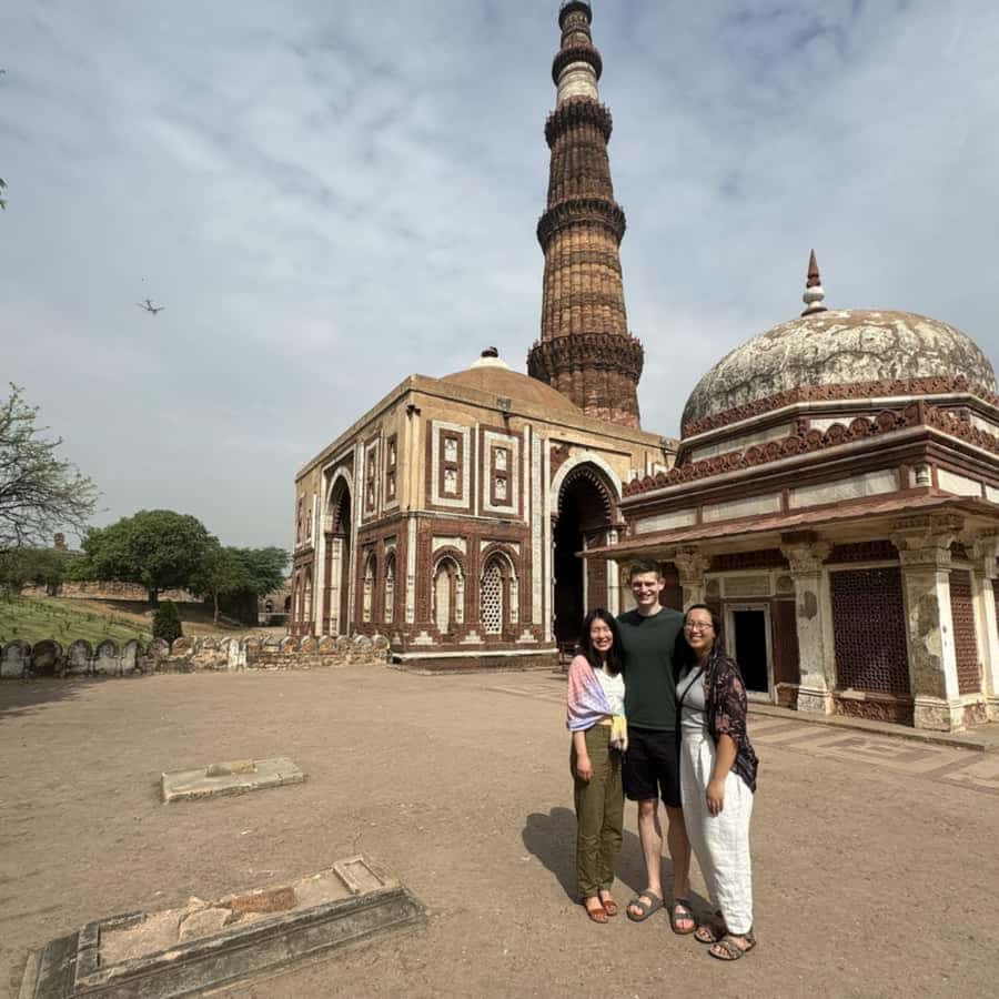 Delhi: Old and New Delhi Private Tour with Red Fort Inside - Key points before you book