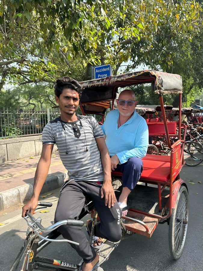 Delhi: Old and New Delhi Private Tour with Red Fort Inside - New Delhi’s grand avenues and monuments