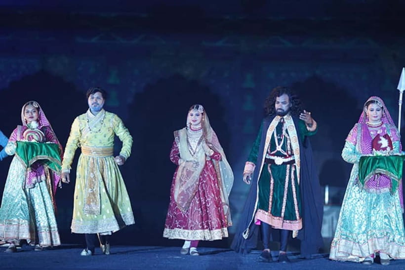 Delhi: Red Fort Light and Sound Show Guided Tour - Should you book the Red Fort light and sound show?