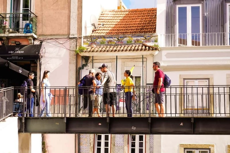 Discover Alfama with the Exterior View of São Jorge Castle - Why Alfama feels different from the rest of Lisbon