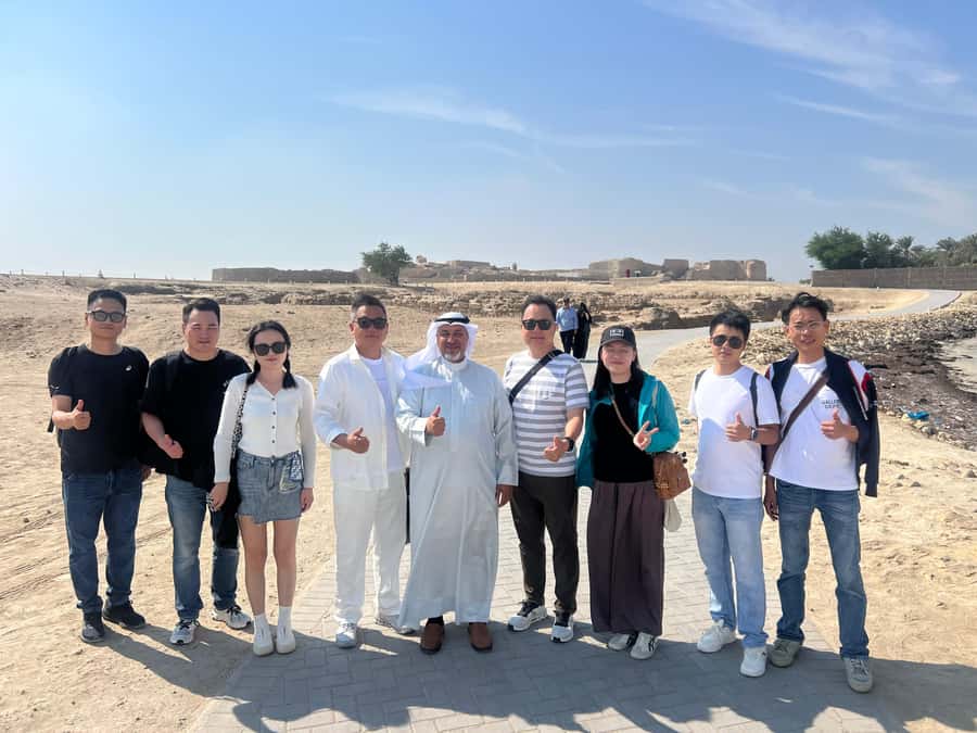 Discover Bahrain: Private Guided City Tour with Lunch - What lunch adds to the day