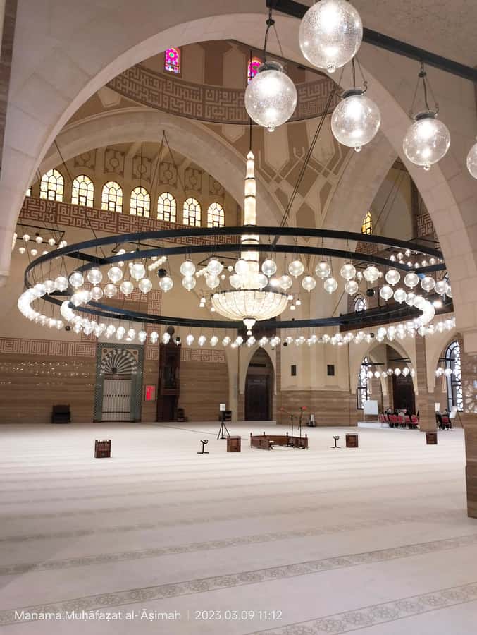 Discover Bahrain: Private Guided City Tour with Lunch - Al Fateh Grand Mosque and the practical dress code