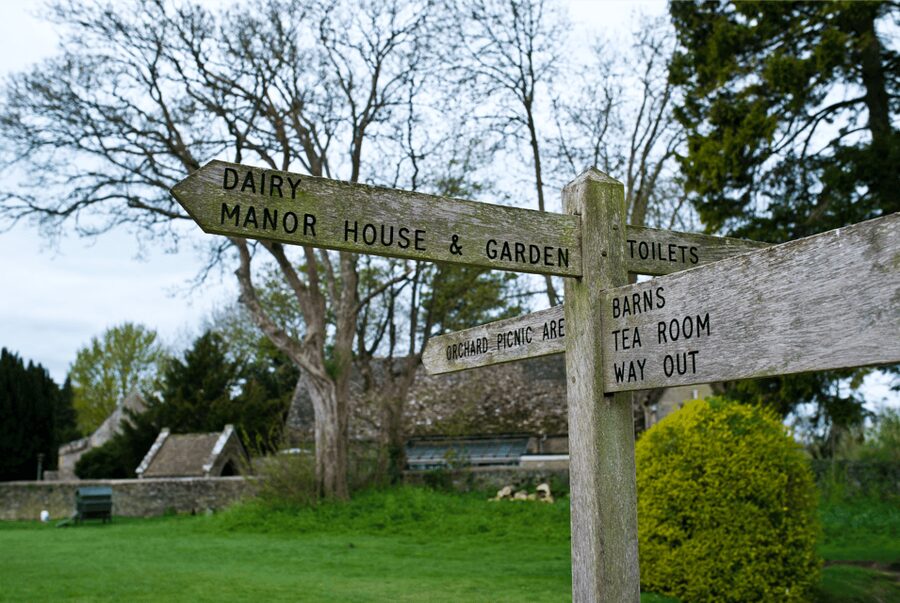 Downton Abbey Filming Locations & Highclere Castle Tour - Yew Tree Farm and the tenant farmers’ world