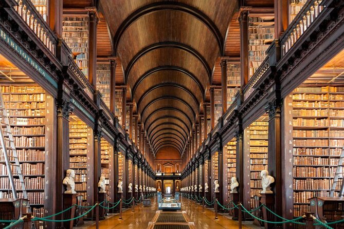 Dublin Book of Kells, Castle and Molly Malone Statue Guided Tour - Key points at a glance