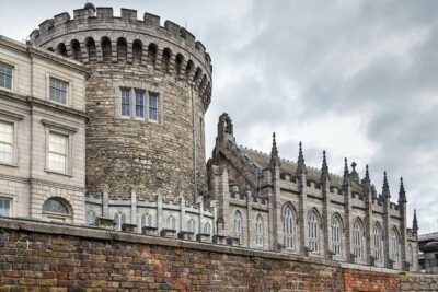 Dublin Book of Kells, Castle and Molly Malone Statue Guided Tour