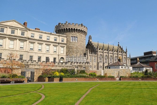Dublin Book of Kells, Castle and Molly Malone Statue Guided Tour - The guides are a major part of the value